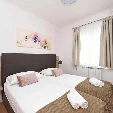 Amari * Starigrad Paklenica