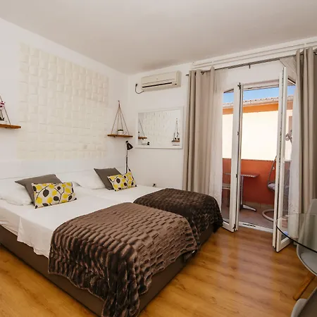 Amari Apartament *
