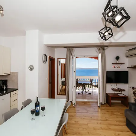 アパート Amari