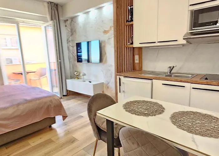 Apartament Amari *